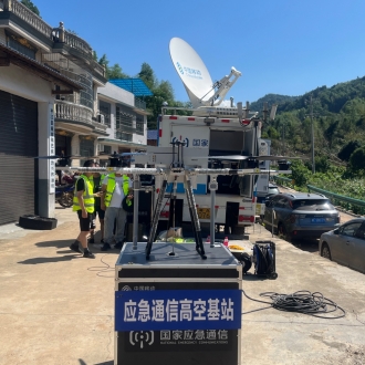 洞庭湖畔的空中脊梁：系留无人机抗洪高空基站实战复盘，斩断通信孤岛的生命线